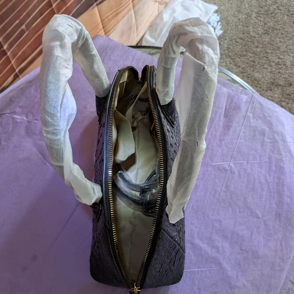 New Women's Black Crocodile-Embossed Leather Handbag - Picture 6 of 13